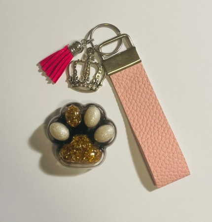 1 nøkkelring og 1 popsocket